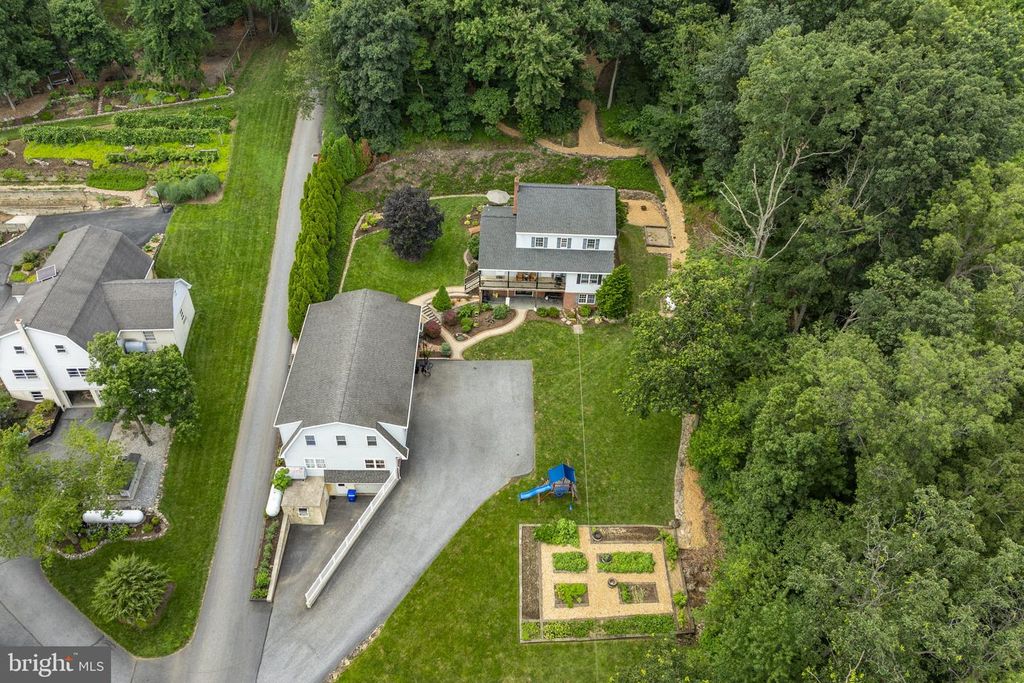259 HILL RD, New Holland, PA 17557