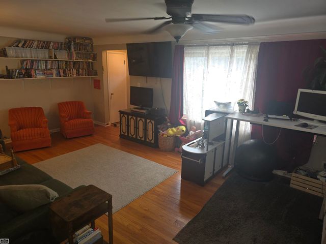 23805 Cushing Avenue, Eastpointe, MI 48026
