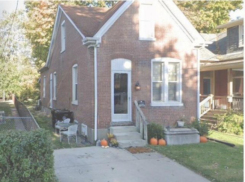 15 N 14th Street, Belleville, IL 62220