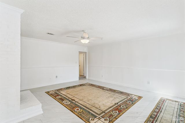 4560 Shadesview Dr, Pensacola, FL 32504