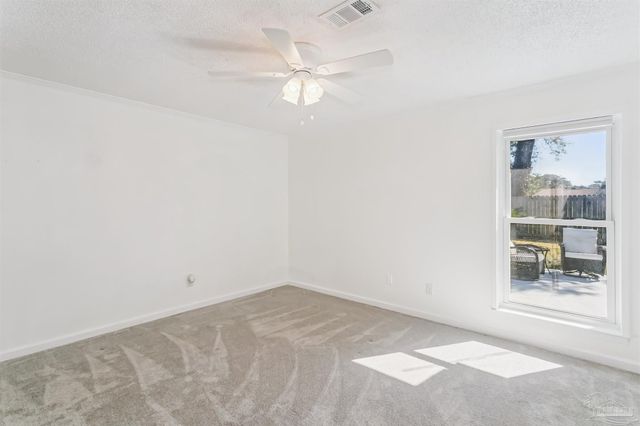 4560 Shadesview Dr, Pensacola, FL 32504