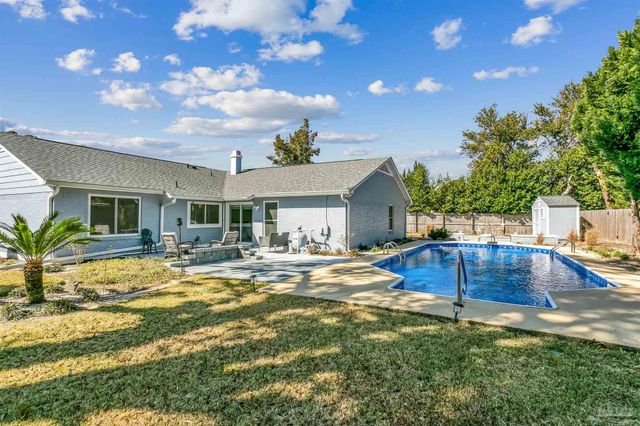 4560 Shadesview Dr, Pensacola, FL 32504