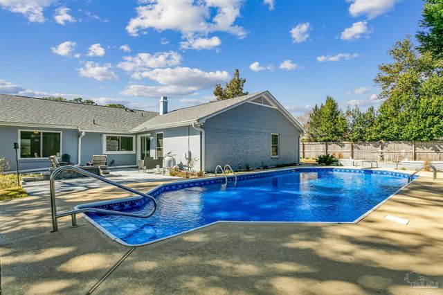 4560 Shadesview Dr, Pensacola, FL 32504