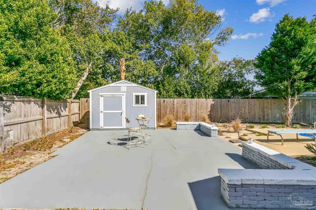 4560 Shadesview Dr, Pensacola, FL 32504