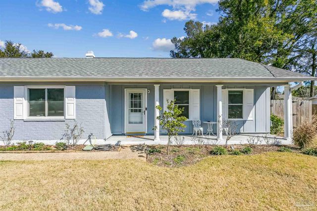 4560 Shadesview Dr, Pensacola, FL 32504