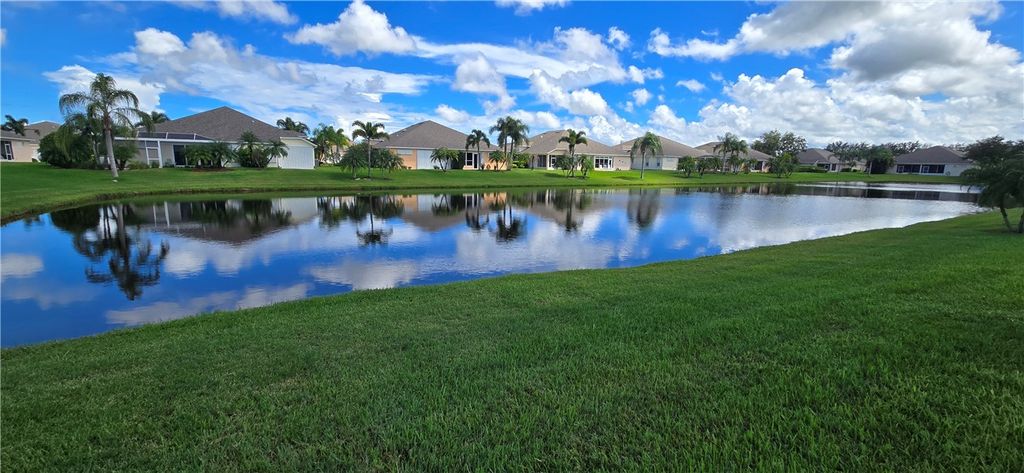 406 W Tangerine Square SW, Vero Beach, FL 32968