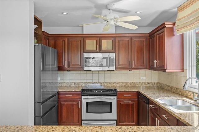 100 OCEAN DRIVE 134, Humacao, PR 00791