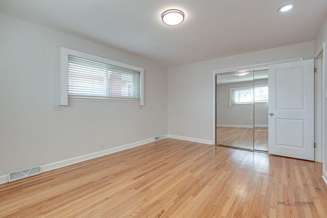 5251 Greenleaf Street, Skokie, IL 60077