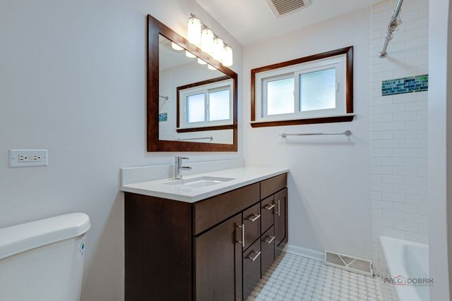 5251 Greenleaf Street, Skokie, IL 60077