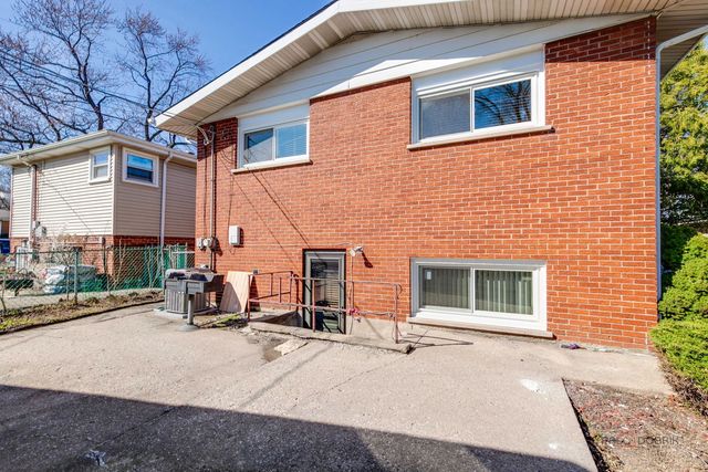 5251 Greenleaf Street, Skokie, IL 60077