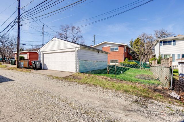 5251 Greenleaf Street, Skokie, IL 60077