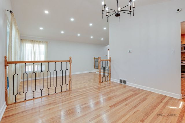 5251 Greenleaf Street, Skokie, IL 60077