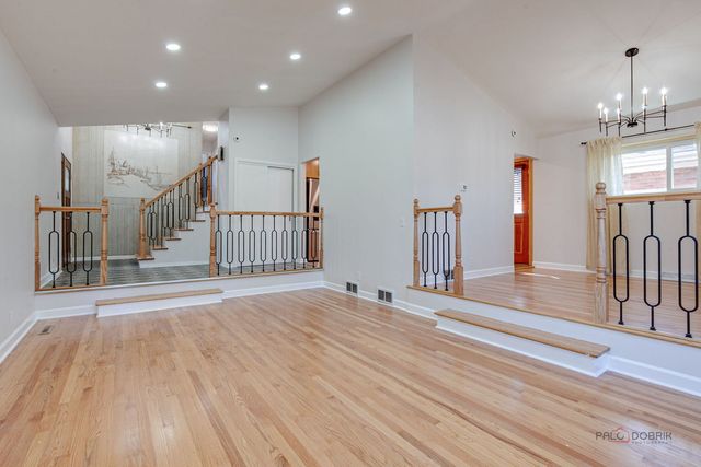 5251 Greenleaf Street, Skokie, IL 60077