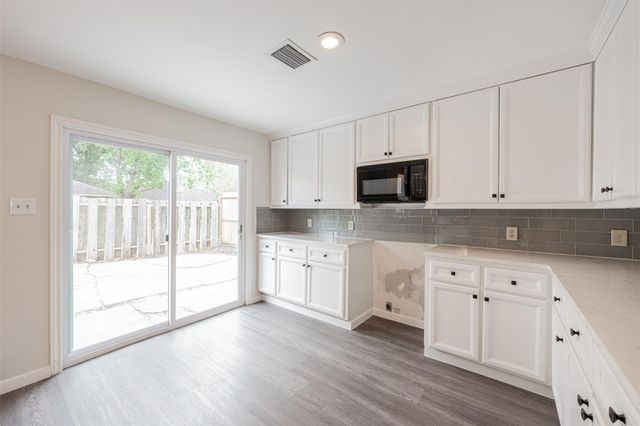 6215 Portal Drive, Houston, TX 77096