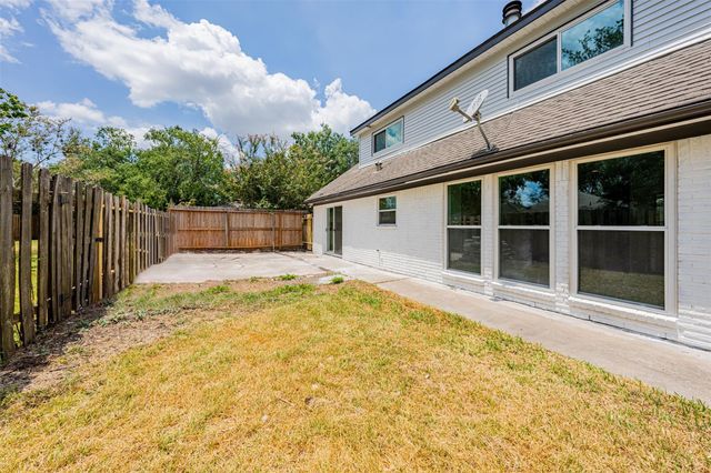 6215 Portal Drive, Houston, TX 77096