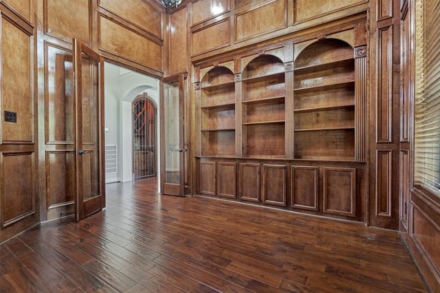 23 Player Oaks Place, The Woodlands, TX 77382