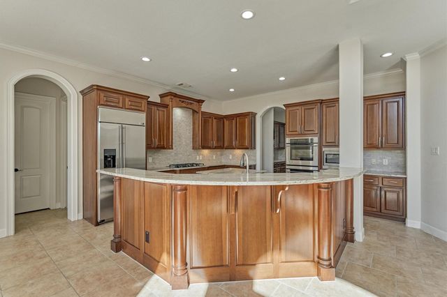 23 Player Oaks Place, The Woodlands, TX 77382