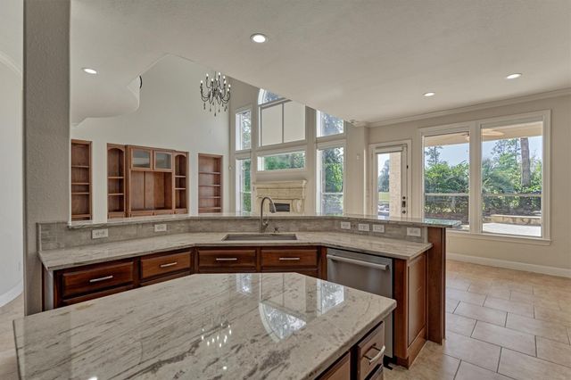 23 Player Oaks Place, The Woodlands, TX 77382