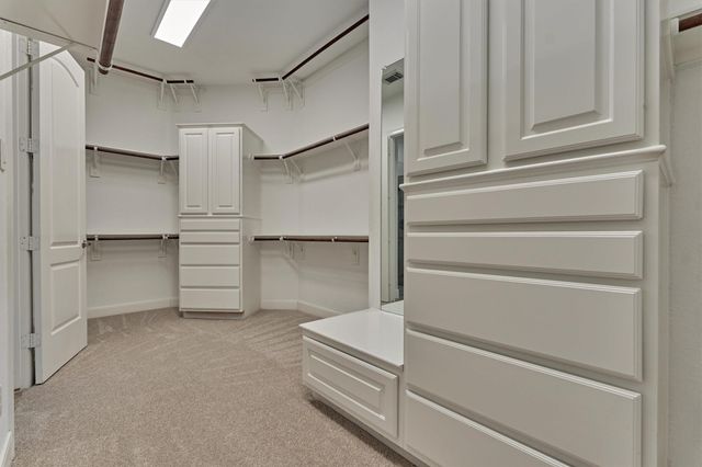 23 Player Oaks Place, The Woodlands, TX 77382