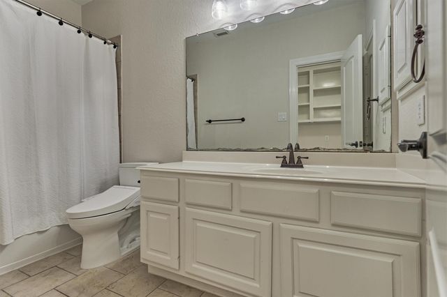 23 Player Oaks Place, The Woodlands, TX 77382