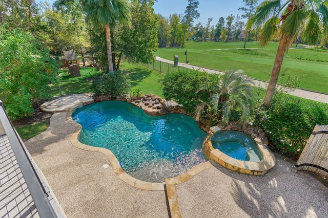 23 Player Oaks Place, The Woodlands, TX 77382