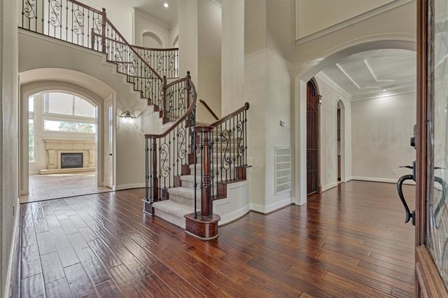 23 Player Oaks Place, The Woodlands, TX 77382