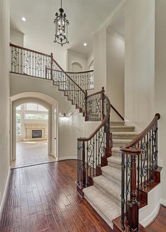 23 Player Oaks Place, The Woodlands, TX 77382