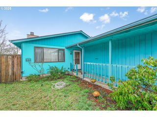 219 17TH St, Springfield, OR 97477