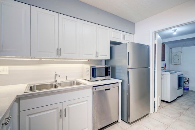 3929 Kenas Street, Palm Beach Gardens, FL 33403