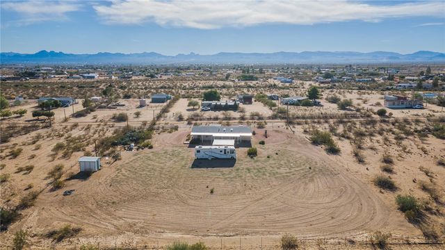 3676 N Santa Maria Road, Golden Valley, AZ 86413