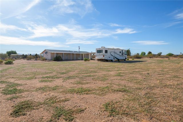 3676 N Santa Maria Road, Golden Valley, AZ 86413