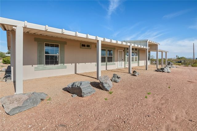 3676 N Santa Maria Road, Golden Valley, AZ 86413