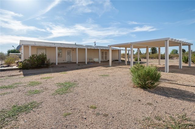 3676 N Santa Maria Road, Golden Valley, AZ 86413