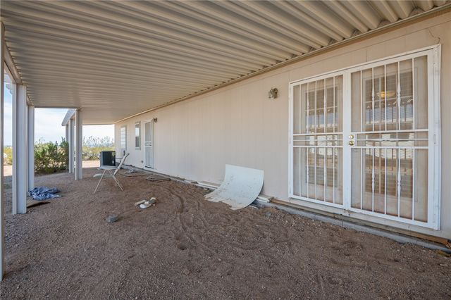 3676 N Santa Maria Road, Golden Valley, AZ 86413