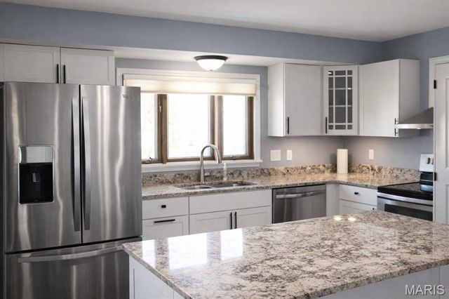 1225 Traverton Drive, Chesterfield, MO 63017