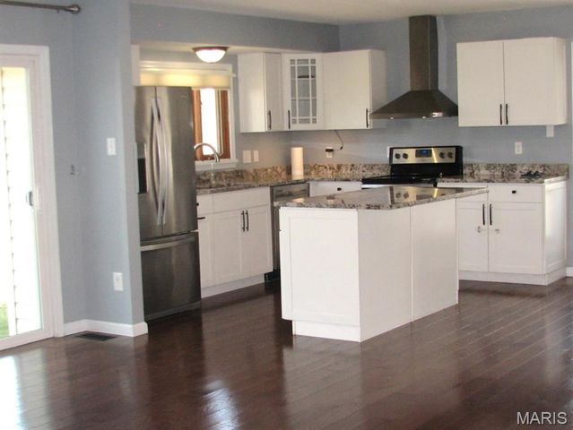 1225 Traverton Drive, Chesterfield, MO 63017