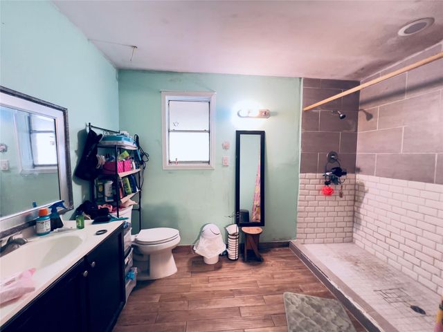 7706 Sawmill Trail, Houston, TX 77040
