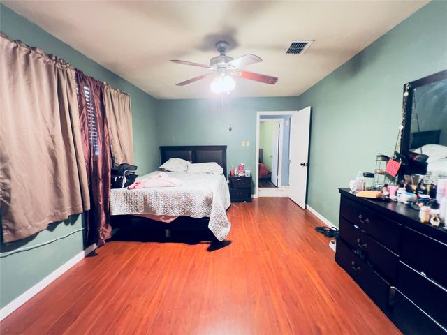 7706 Sawmill Trail, Houston, TX 77040