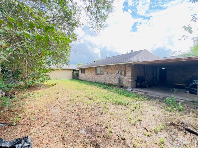 7706 Sawmill Trail, Houston, TX 77040
