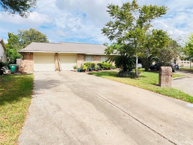 7706 Sawmill Trail, Houston, TX 77040