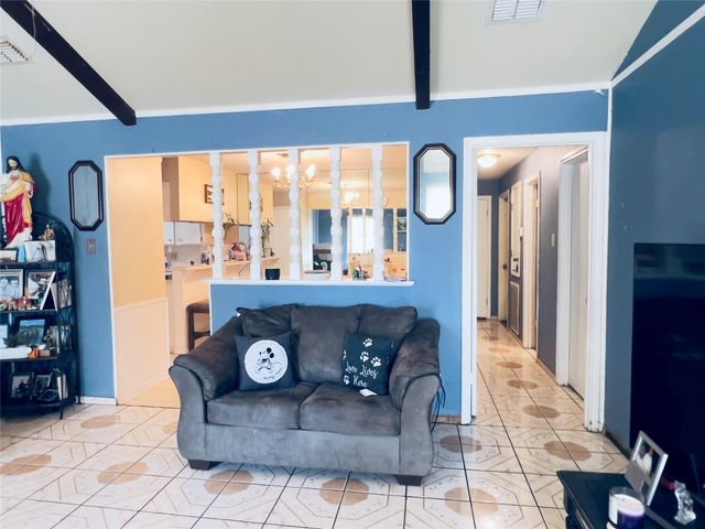 7706 Sawmill Trail, Houston, TX 77040