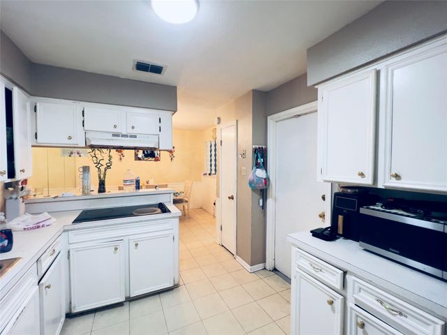 7706 Sawmill Trail, Houston, TX 77040
