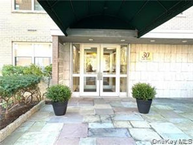 30 Lake Street 4K, White Plains, NY 10603