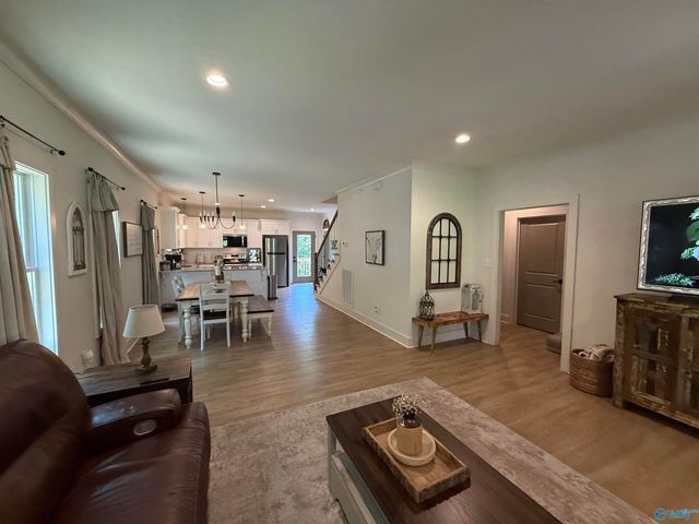 3606 Briarwood Lane, Guntersville, AL 35976
