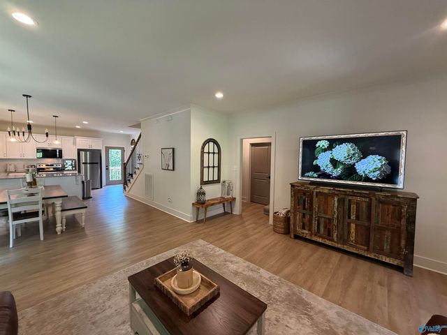 3606 Briarwood Lane, Guntersville, AL 35976