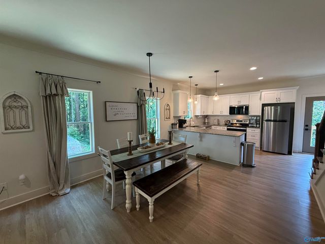 3606 Briarwood Lane, Guntersville, AL 35976