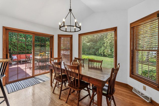 13830 W Linfield DRIVE, New Berlin, WI 53151