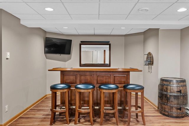 13830 W Linfield DRIVE, New Berlin, WI 53151