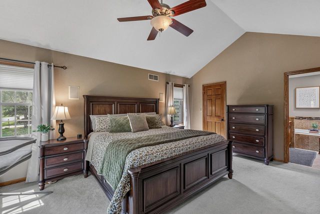 13830 W Linfield DRIVE, New Berlin, WI 53151