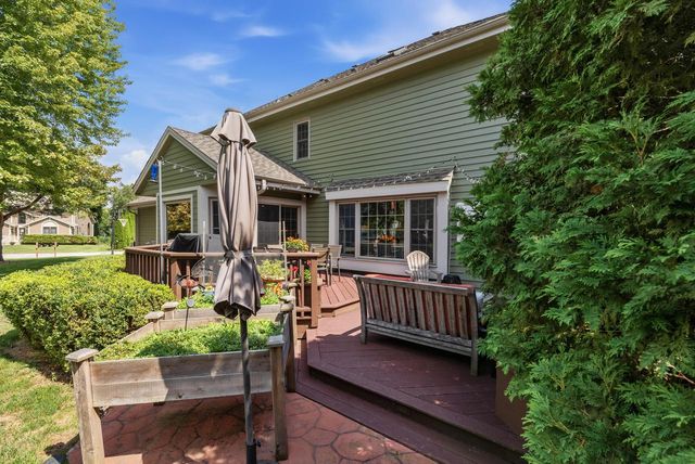 13830 W Linfield DRIVE, New Berlin, WI 53151